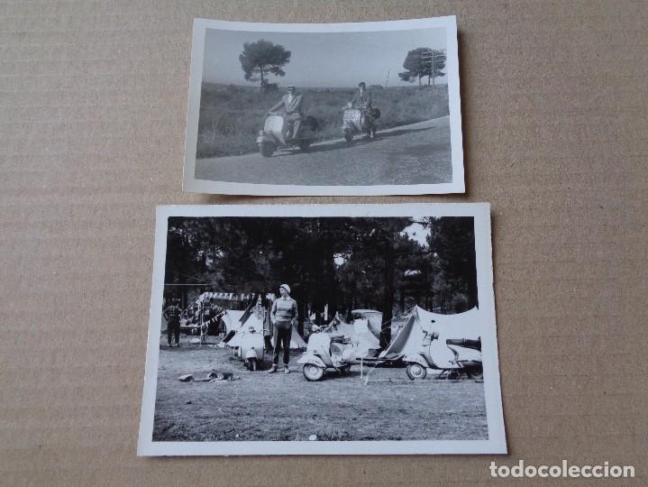 Fotograf&iacute;a antigua: 2 FOTO FOTOS FOTOGRAFIAS ORIGINALES DE UN DIA DE CAMPO EN VESPA - A&Ntilde;OS 50