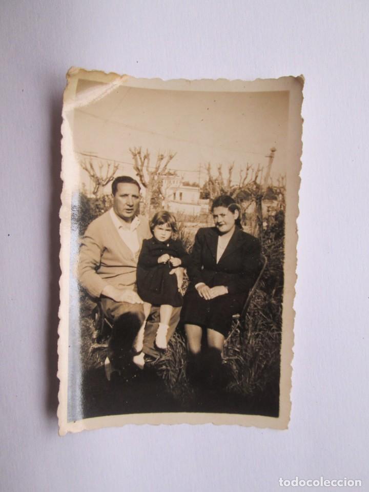 Alte Fotografie: NI&Ntilde;A CON SUS PADRES. LITTLE GIRL WITH HER PARENTS.