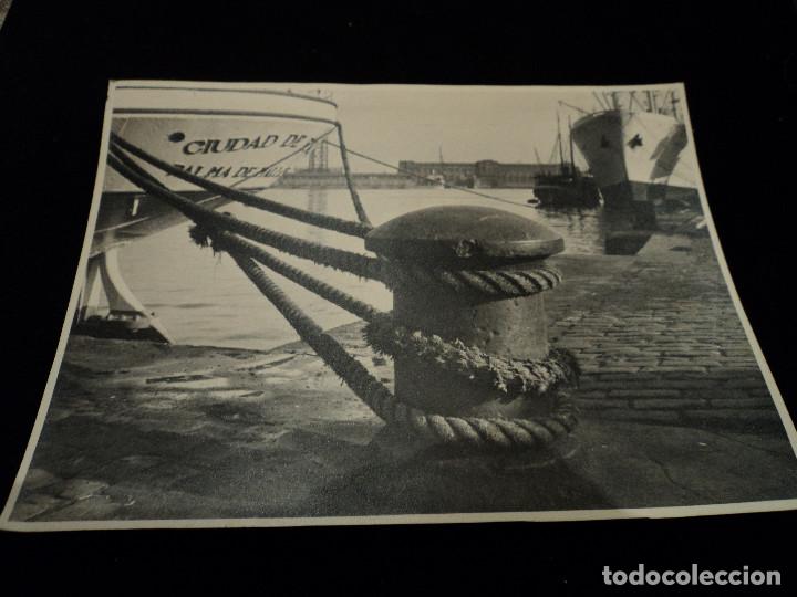 Fotograf&iacute;a antigua: dos fotografias gran formato puerto y barco ciudad de palma 24 x 17 cm