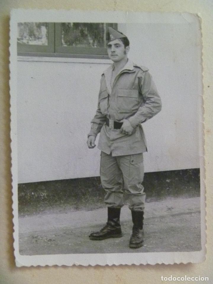 Fotograf&iacute;a antigua: LA LEGION : FOTO  DE LEGIONARIO CON CHAPIRI Y CORREAJE. ALMERIA