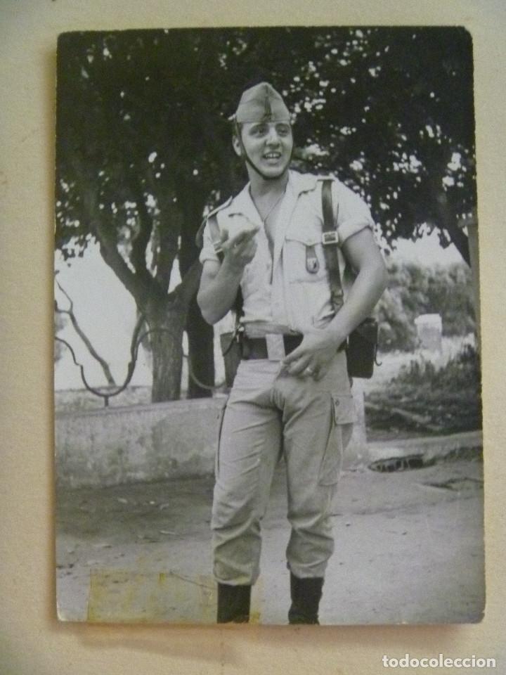 Fotograf&iacute;a antigua: LA LEGION : FOTO  DE LEGIONARIO CON CHAPIRI Y CORREAJE