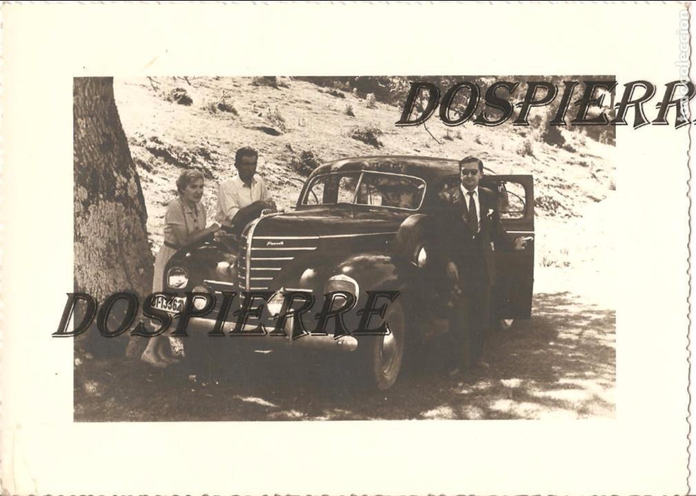 Fotografia antica: FOTO, FAMILIA JUNTO A COCHE PLYMOUTH DE 1939 ??, 13X18, ANTIGUA, ORIGINAL