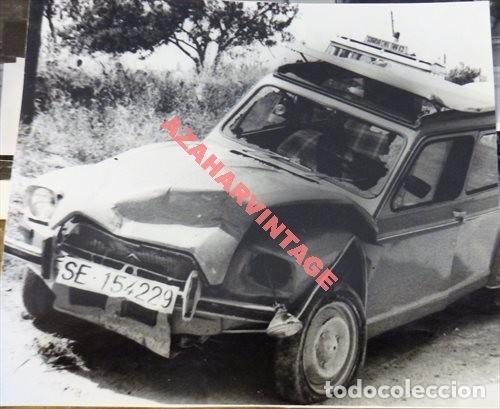 Fotograf&iacute;a antigua: ANTIGUA FOTOGRAFIA, ACCIDENTE DE UN CITROEN 2CV, 136X120MM