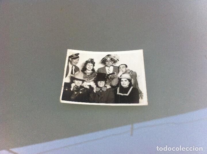 Fotografia antica: FOTO PERSONAS CON DISFRAZ.  MEDIDAS: 5,5 x 4cm.