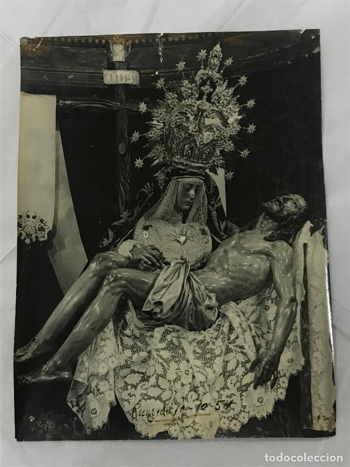 Fotograf&iacute;a antigua: ANTIGUA FOTO DE NTRA. SRA. DE LAS ANGUSTIAS DE C&Oacute;RDOBA, EN LA I. DE SAN AGUSTIN 1954