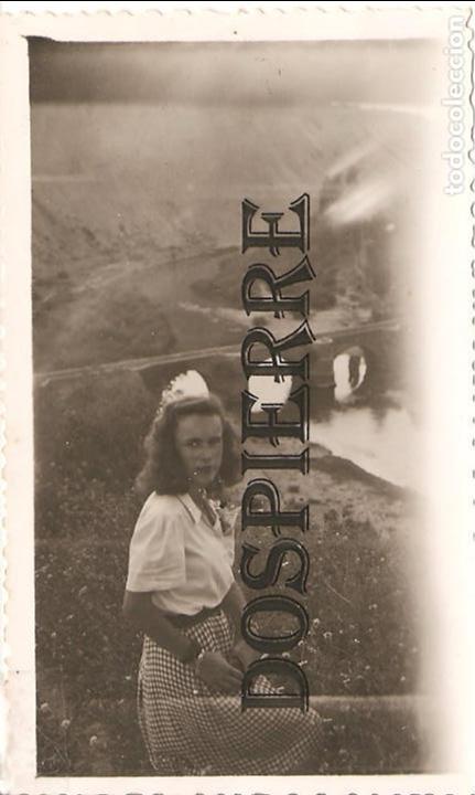 Fotografia antica: ANTIGUA FOTO, PUENTE VIEJO DE BURLADA, DESDE EL ESCARPADO DEL CEMENTERIO, 1946, 6,5X11, ORIGINAL