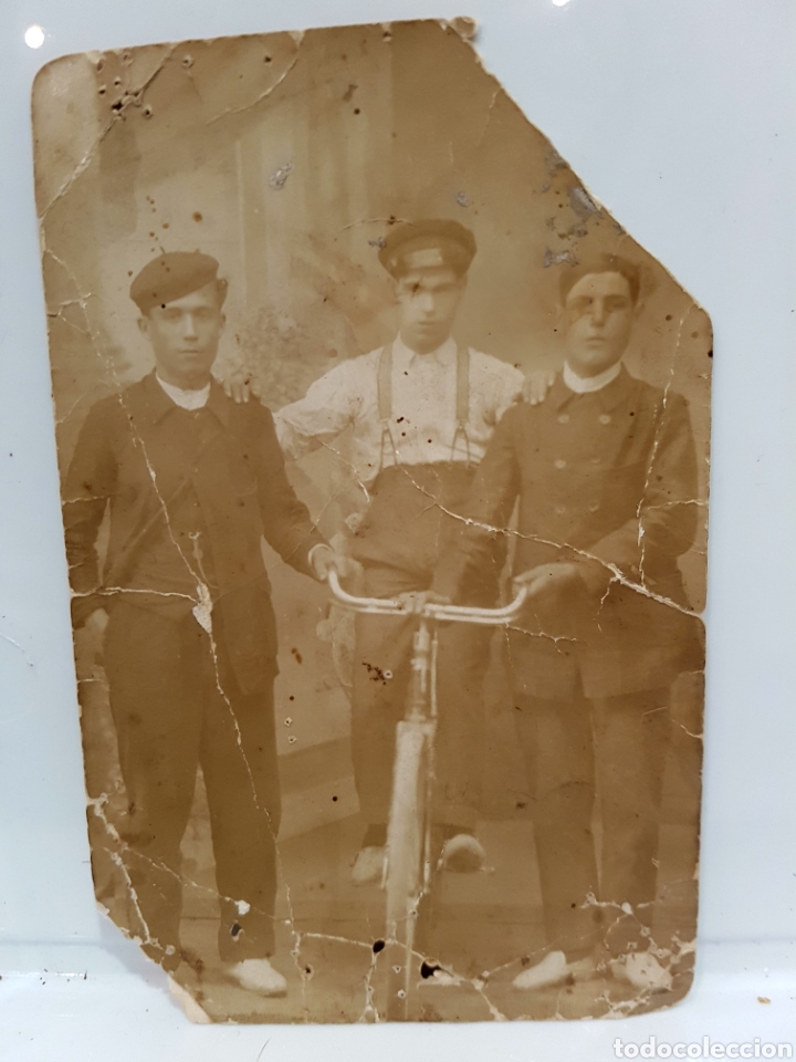 Fotograf&iacute;a antigua: ANTIGUA FOTOGRAFIA, TARJETA POSTAL, 3 JOVENES, BICICLETA