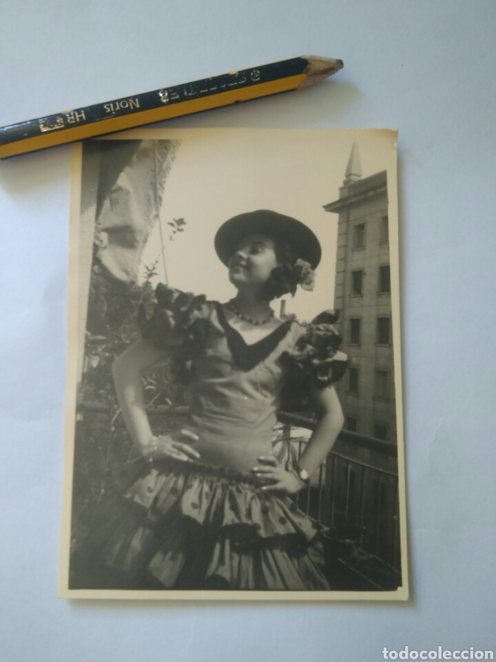 Photographie ancienne: FOTO JOVEN SEVILLANA TRAJE TIPICO