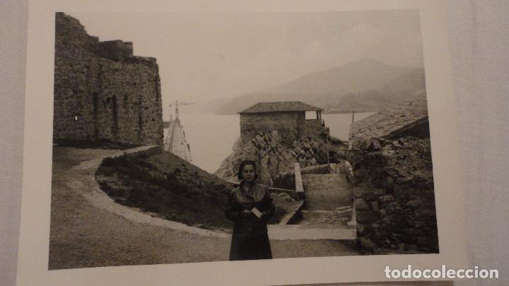 Fotograf&iacute;a antigua: ANTIGUA FOTOGRAFIA.CHICA EN CASTRO URDIALES.A&Ntilde;OS 60