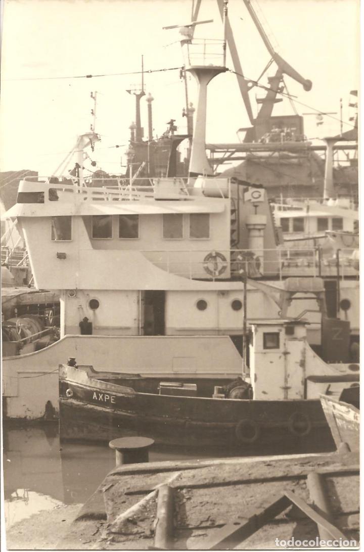 Fotograf&iacute;a antigua: FOTO, BARCOS EN EL PUERTO, SIN IDENTIFICAR LUGAR NI FECHA, 11X18(POSIBLEMENTE COSTA PA&Iacute;S VASCO)