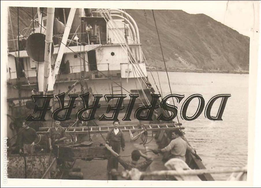 Fotograf&iacute;a antigua: FOTO, TRABAJANDO EN LA CUBIERTA DEL BARCO , SIN IDENTIFICAR LUGAR NI FECHA, 8X11(POSIBLEMENTE COSTA