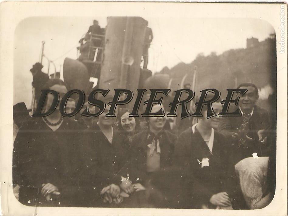 Fotograf&iacute;a antigua: FOTO, DE FIESTA EN EL BARCO , SIN IDENTIFICAR LUGAR NI FECHA, 8X11(POSIBLEMENTE COSTA PA&Iacute;S VASCO)