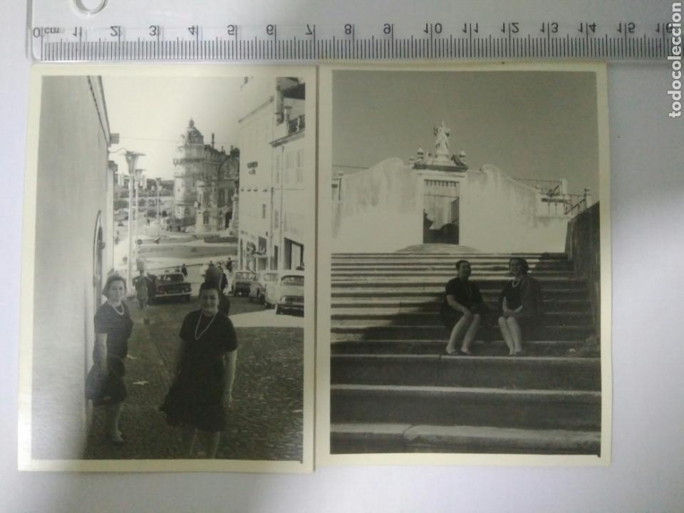 Fotograf&iacute;a antigua: 2 FOTOS ANTIGUA MUJERES JOVENES EN COIMBRA PORTUGAL.COCHES DE EPOCA.MONUMENTO