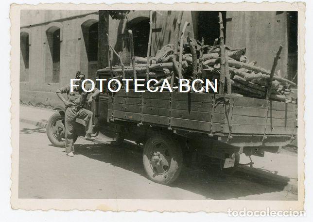 Fotograf&iacute;a antigua: FOTO ORIGINAL SOLDADO RECLUTA EJERCITO DE ESPA&Ntilde;A Y CAMION A&Ntilde;OS 40/50