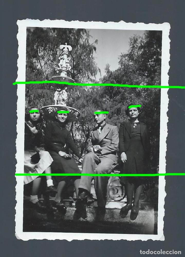 Alte Fotografie: PEQUE&Ntilde;A FOTOGRAF&Iacute;A. FUENTE DE G&Eacute;NOVA. M&Aacute;LAGA. FOT&Oacute;GRAFO DESCONOCIDO.