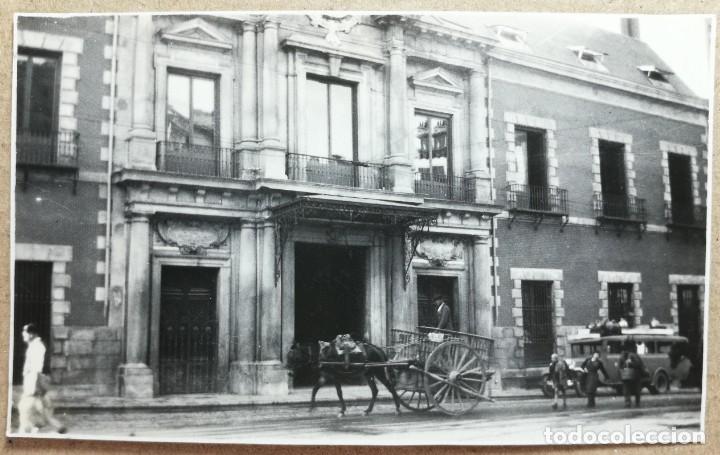 Fotograf&iacute;a antigua: FOTO ANTIGUA INEDITA.MINISTERIO DE ASUNTOS EXTERIORES.PALACIO DE SANTA CRUZ.MADRID 104 MM X 63 MM.