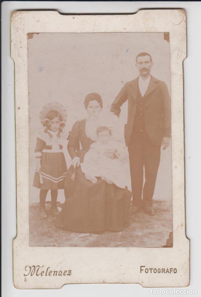 Antique Photography: Foto familiar - Fot&oacute;grafo Melenaez - Foto est&aacute; pegada sobre un soporte duro