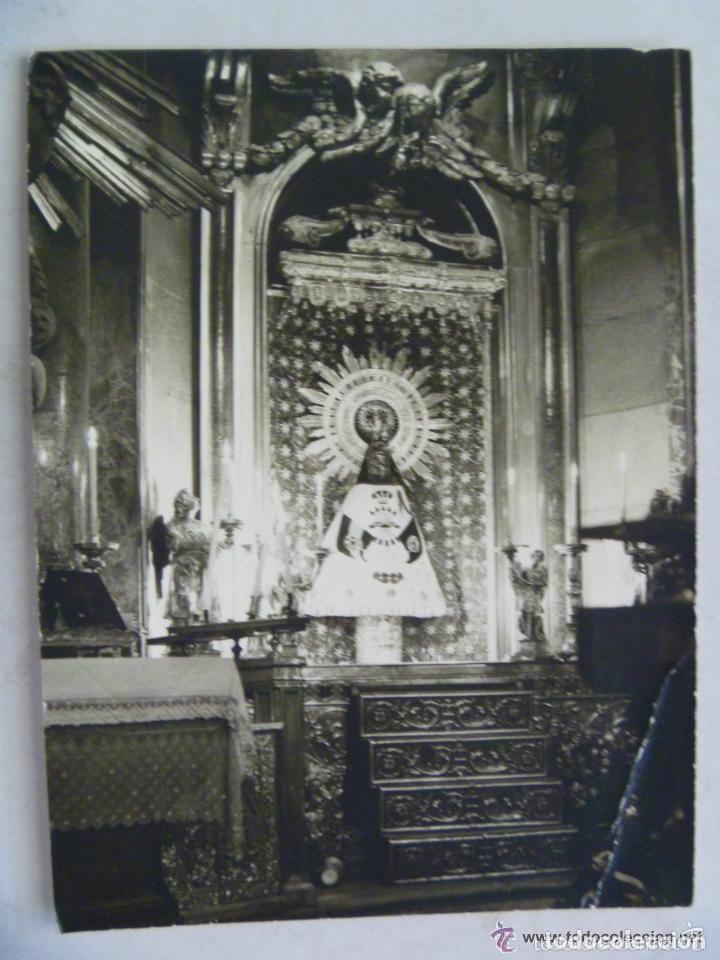 Fotograf&iacute;a antigua: RARA FOTO DE LA VIRGEN DEL PILAR CON BANDERAS DE ESPA&Ntilde;A Y EMBLEMA DE FALANGE