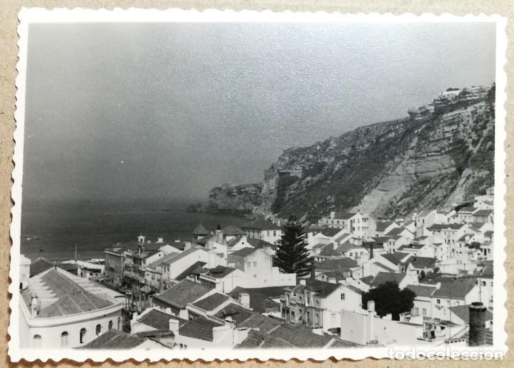 Fotograf&iacute;a antigua: FOTO ANTIGUA ORIGINAL INEDITA. VISTA PAISAJE PLAYA POBLACI&Oacute;N Y ACANTILADOS. MEDIDAS 100 MM X 70 MM.