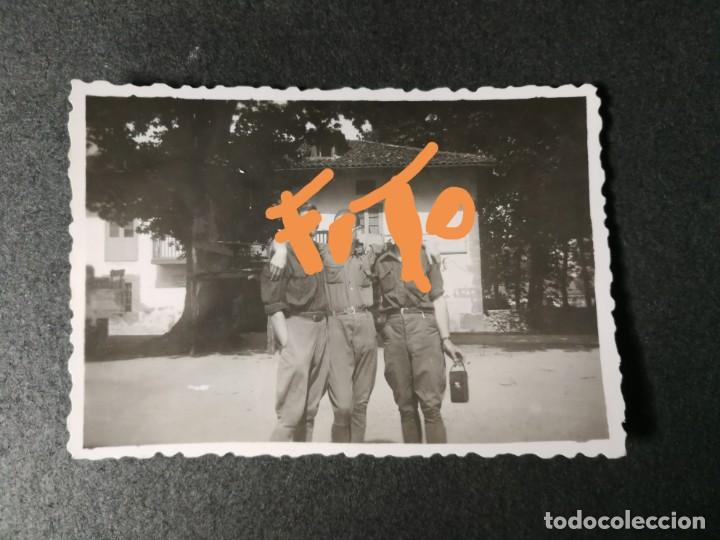 Alte Fotografie: Antigua fotograf&iacute;a. Villaverde Pontones. Cantabria. Militares. Foto a&ntilde;o 1943.