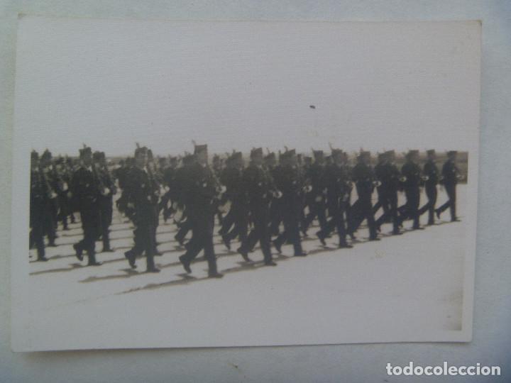 Fotograf&iacute;a antigua: AVIACION : FOTO DE DESFILE DE MILITARES DEL EJERCITO DEL AIRE