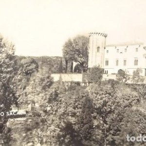 1954 Fotografía Castillo Monsolis. San Hilario de Sacalm escrita por detrás en catalán. Català