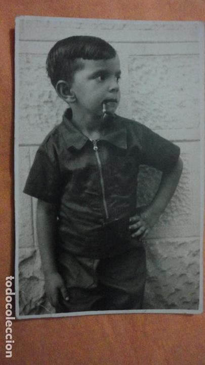Fotografia antiga: ANTIGUA FOTOGRAFIA DE NI&Ntilde;O CON PIPA DE FUMAR.A&Ntilde;OS 40,50.