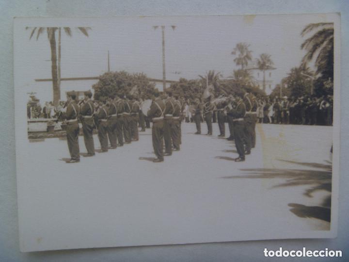 Fotograf&iacute;a antigua: AVIACION : FOTO DE LA BANDA DE MUSICA MILITAR DE GALA , SOLDADOS DEL EJERCITO DEL AIRE.