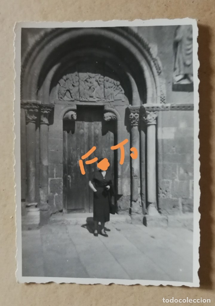 Fotograf&iacute;a antigua: Antigua fotograf&iacute;a de le&oacute;n. San isidoro. Foto a&ntilde;os 50