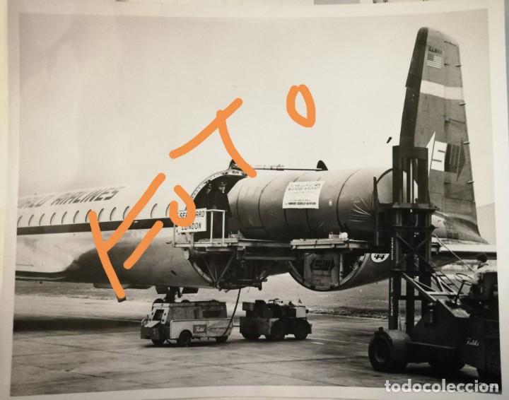 Fotografia antica: antigua fotograf&iacute;a de avi&oacute;n Canadair CL-44 de turbopropulsi&oacute;n, foto a&ntilde;os 60.