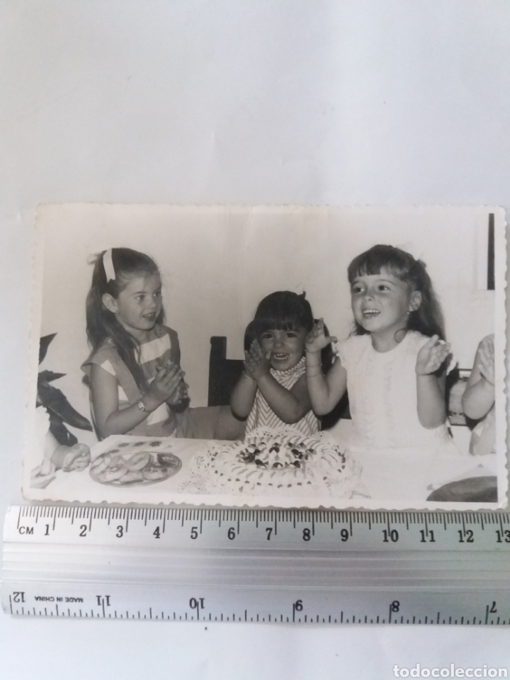 Fotograf&iacute;a antigua: FOTOGRAF&Iacute;A TROQUELADA CUMPLEA&Ntilde;OS DE NI&Ntilde;OS A&Ntilde;OS 50/60.S.S3 REBOK