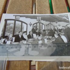 Fotografía antigua: FOTO SANT CUGAT DEL VALLES BARCELONA AÑOS 70 FRAGA AYUNTAMIENTO CORREOS AUTORIDADES. Lote 161881066