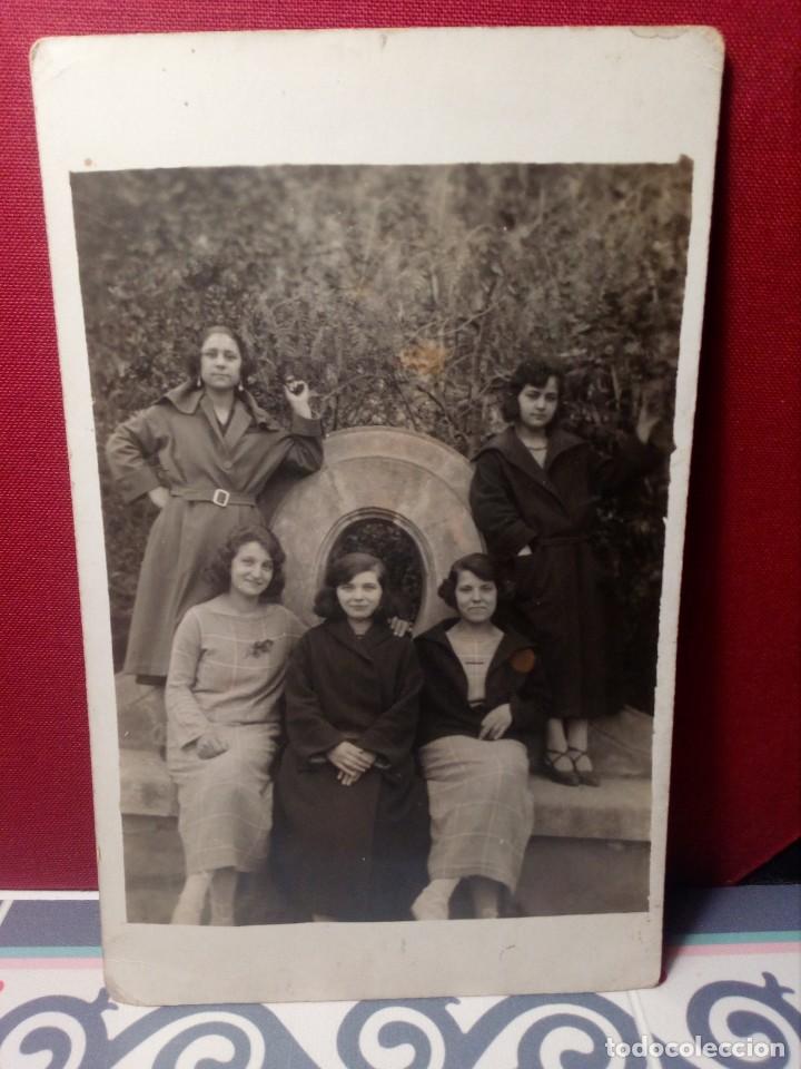 Alte Fotografie: GRUPO GUAPAS MUJERES AMIGAS POSANDO - FOTO ANTIGUA A&Ntilde;OS 40 ESPA&Ntilde;A - CHICAS
