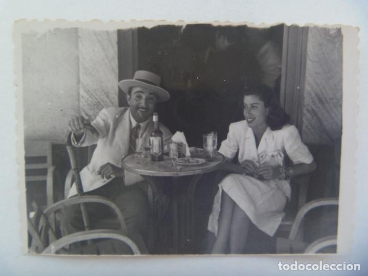 foto de pareja en un bar tomando vino, años 40 - Compra venta en  todocoleccion