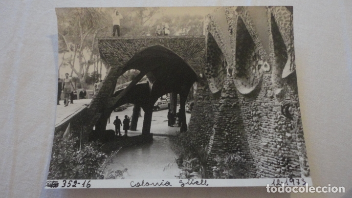 Fotograf&iacute;a antigua: ANTIGUA FOTOGRAFIA.COLONIA GUELL.BARCELONA 1973