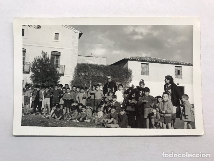 Antique Photography: ALICANTE. Fotograf&iacute;a antigua de los a&ntilde;os cincuenta.. Escuela de ni&ntilde;os con las maestras (h.1950?)