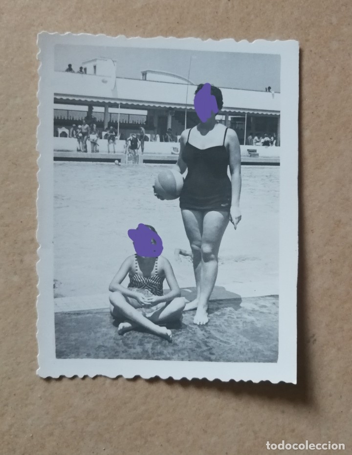 Alte Fotografie: Antigua fotograf&iacute;a de Castell&oacute;n. En la piscina municipal. Foto a&ntilde;os 50.