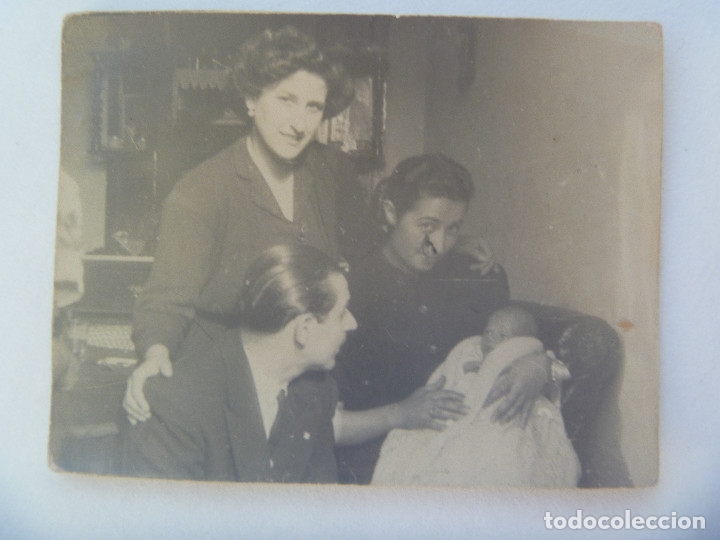 Foto De Familia Con Bebe Recien Nacido Anos 4 Comprar Fotografia Antigua Fotomecanica En Todocoleccion