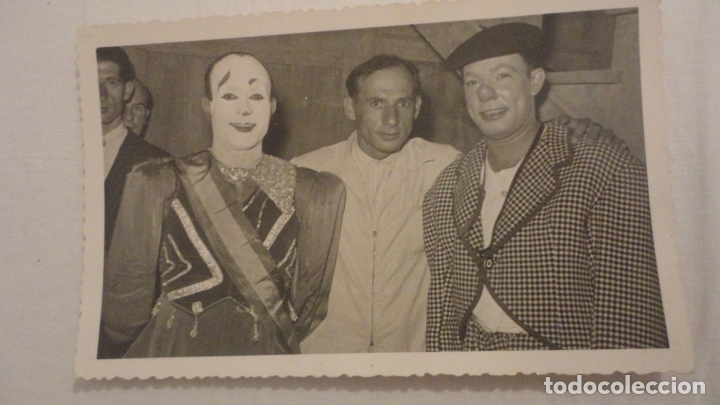 Fotografia antica: ANTIGUA FOTOGRAFIA.PAYASOS PERY Y POPEY.CIRCO.FOTO BUZON CADIZ 1953