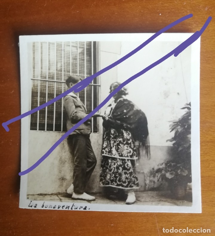 Photographie ancienne: Fotograf&iacute;a antigua. chica con el traje t&iacute;pico catal&aacute;n. Catalu&ntilde;a. Foto a&ntilde;os 20.