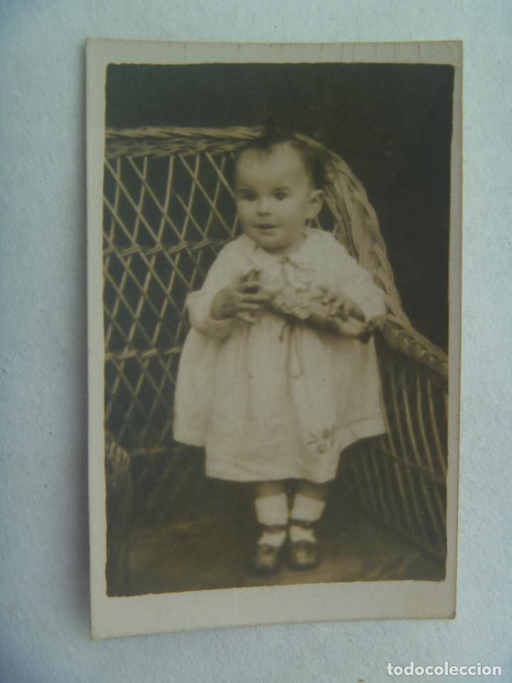 Alte Fotografie: PEQUE&Ntilde;A FOTO DE NI&Ntilde;A CON MU&Ntilde;ECA . PRINCIPIOS DE SIGLO