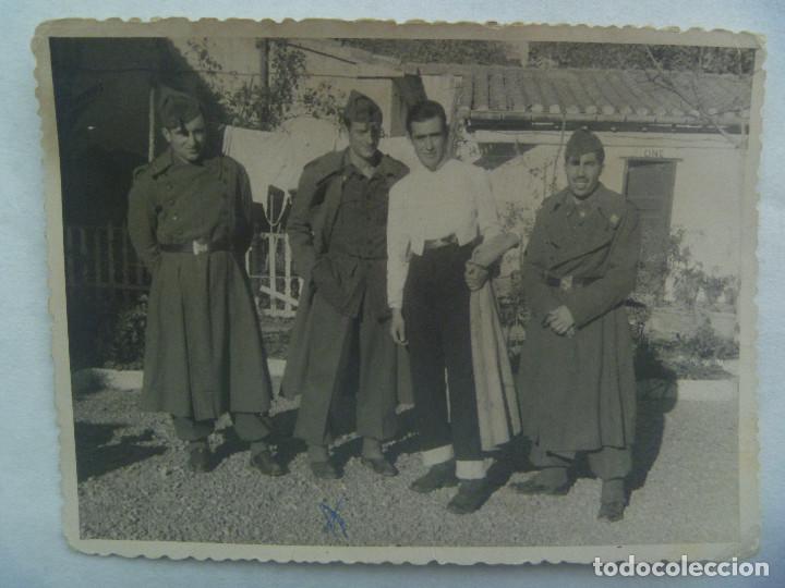Alte Fotografie: FOTO DE TORERO CON MILITARES COMPA&Ntilde;EROS DE MILI, A&Ntilde;OS 40. DE WANDA , CASTELLON
