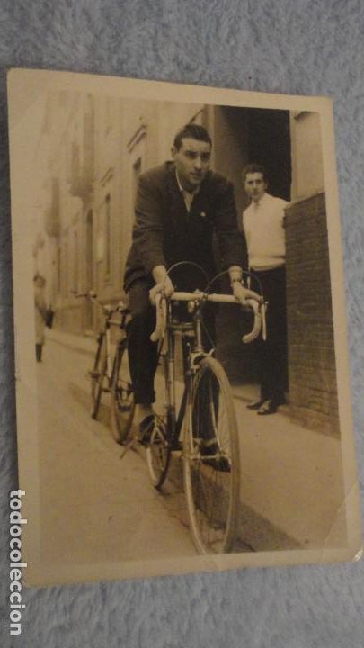 Fotograf&iacute;a antigua: ANTIGUA FOTOGRAFIA.CHICO EN BICICLETA A&Ntilde;OS 60?