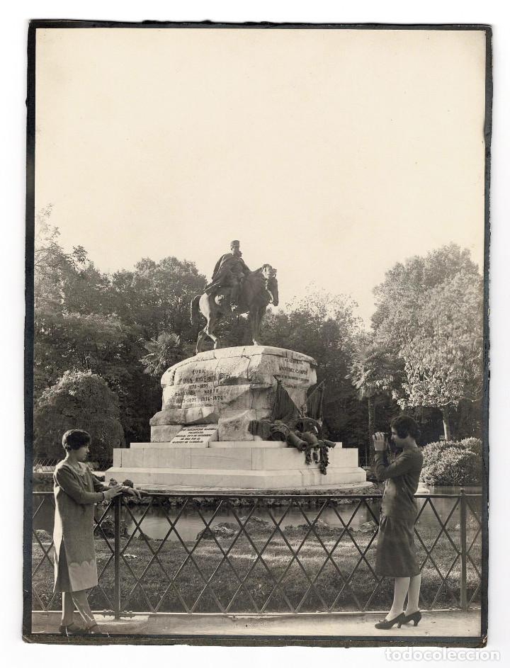 Fotograf&iacute;a antigua: MADRID.- PARQUE DEL RETIRO. MONUMENTO A ARSENIO MART&Iacute;NEZ CAMPOS. 18X24.