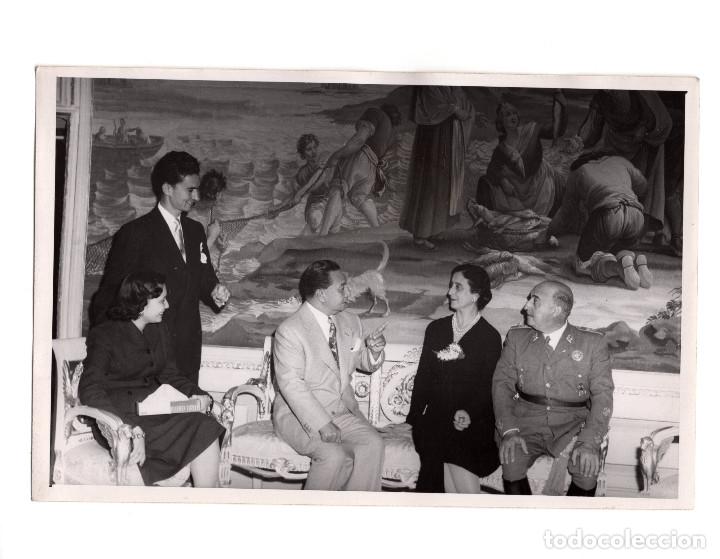 Fotograf&iacute;a antigua: MADRID.- PRESIDENTE QUININO.(FILIPINAS). S.E. ESTADO. FRANCO EN EL PARDO. 1951. FOTO CIFRA.