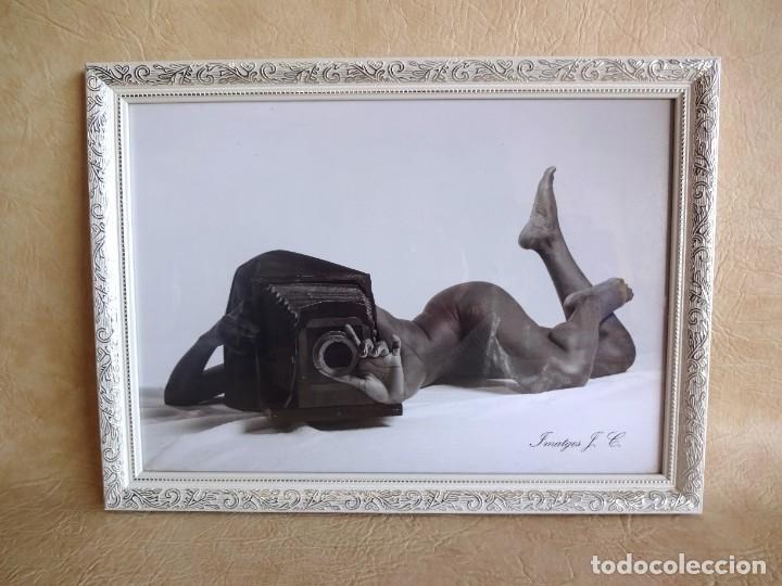 Fotograf&iacute;a antigua: cuadro con fotografia erotica de autor camara fotografiar 47 cm x 35 cm
