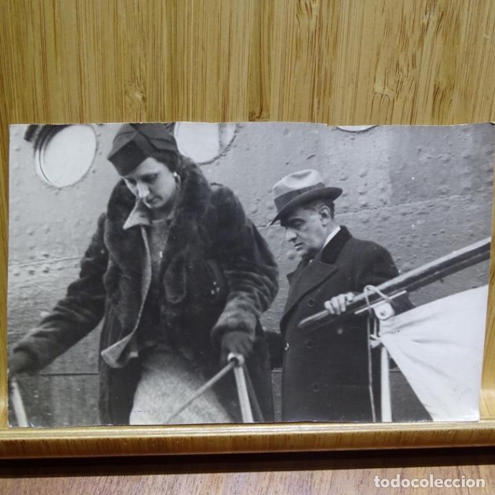 Fotograf&iacute;a antigua: Fotografia antigua del se&ntilde;or goicoechea y su mujer tras su viaje a roma.urbis-press