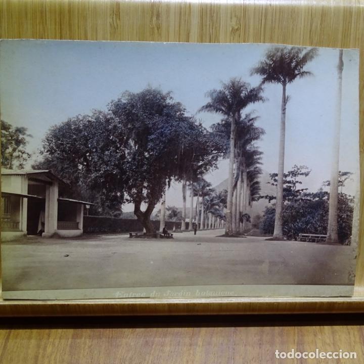 Fotograf&iacute;a antigua: Fotograf&iacute;a antigua en color de ciudad desconocida.