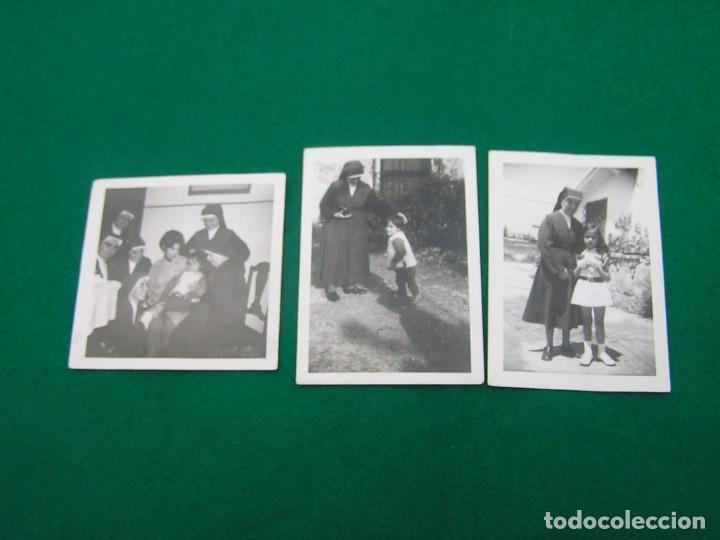 Fotograf&iacute;a antigua: Lote de 3 fotos de monjas ( con h&aacute;bito tipo Sor Citro&euml;n  ;-) con ni&ntilde;os. Con desgarros en papel dorso
