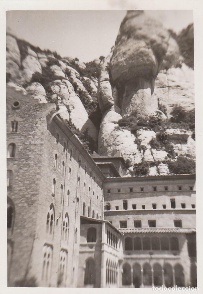 Alte Fotografie: Bonita fotograf&iacute;a. Vista del Monasterio de Montserrat, Barcelona. 1952 sb